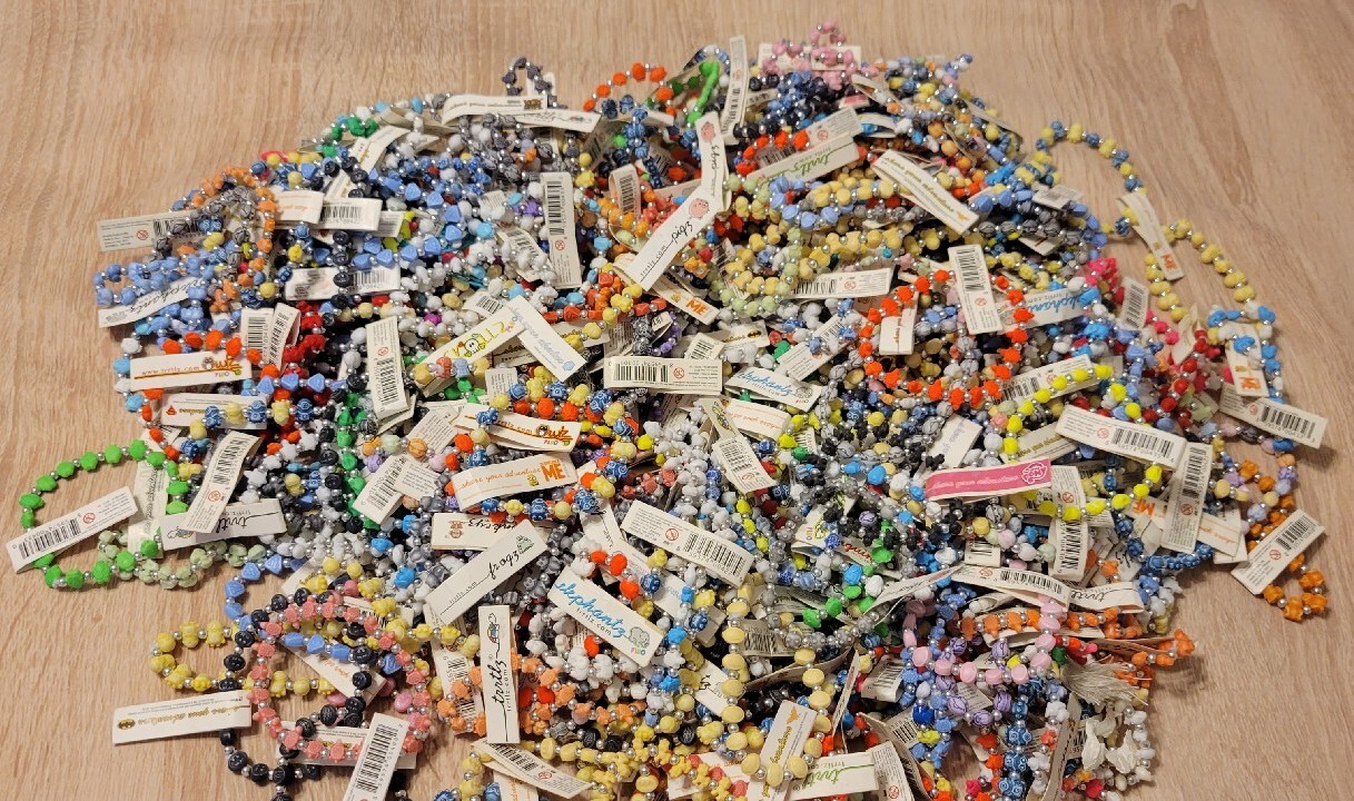 Mixed Lot Of 10 Trrtlz Kids Stretch Bracelets Frozen Despicable Me Pig Superman