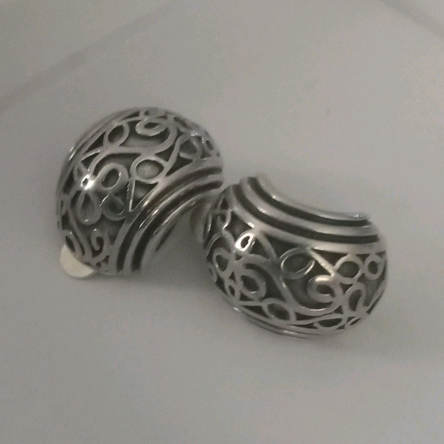 Silver Filigree Clip-On Cuff Earrings Round Metal Auricle Design