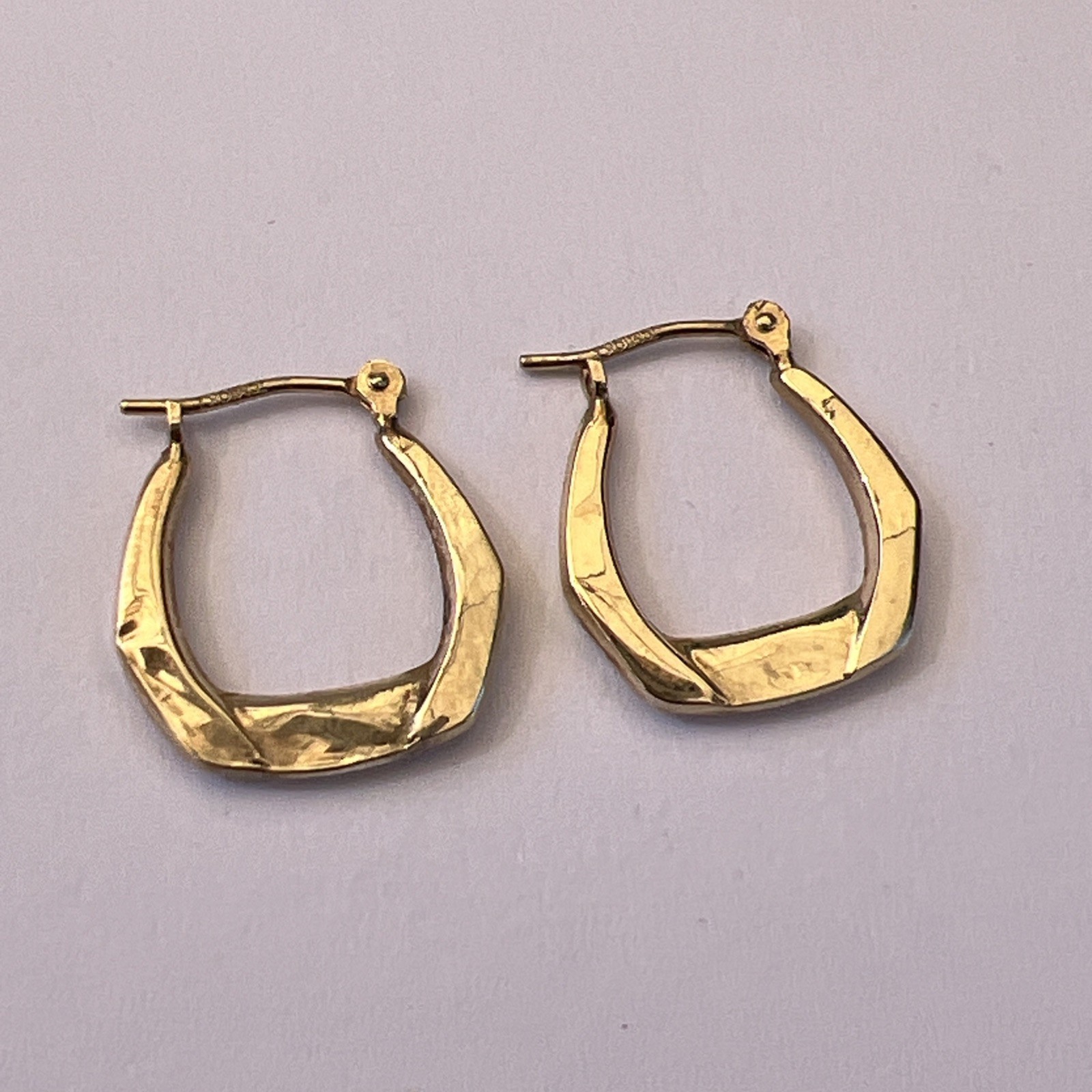 Vintage Signed JCM 10K Gold Small Twisted Hoops 0.7g