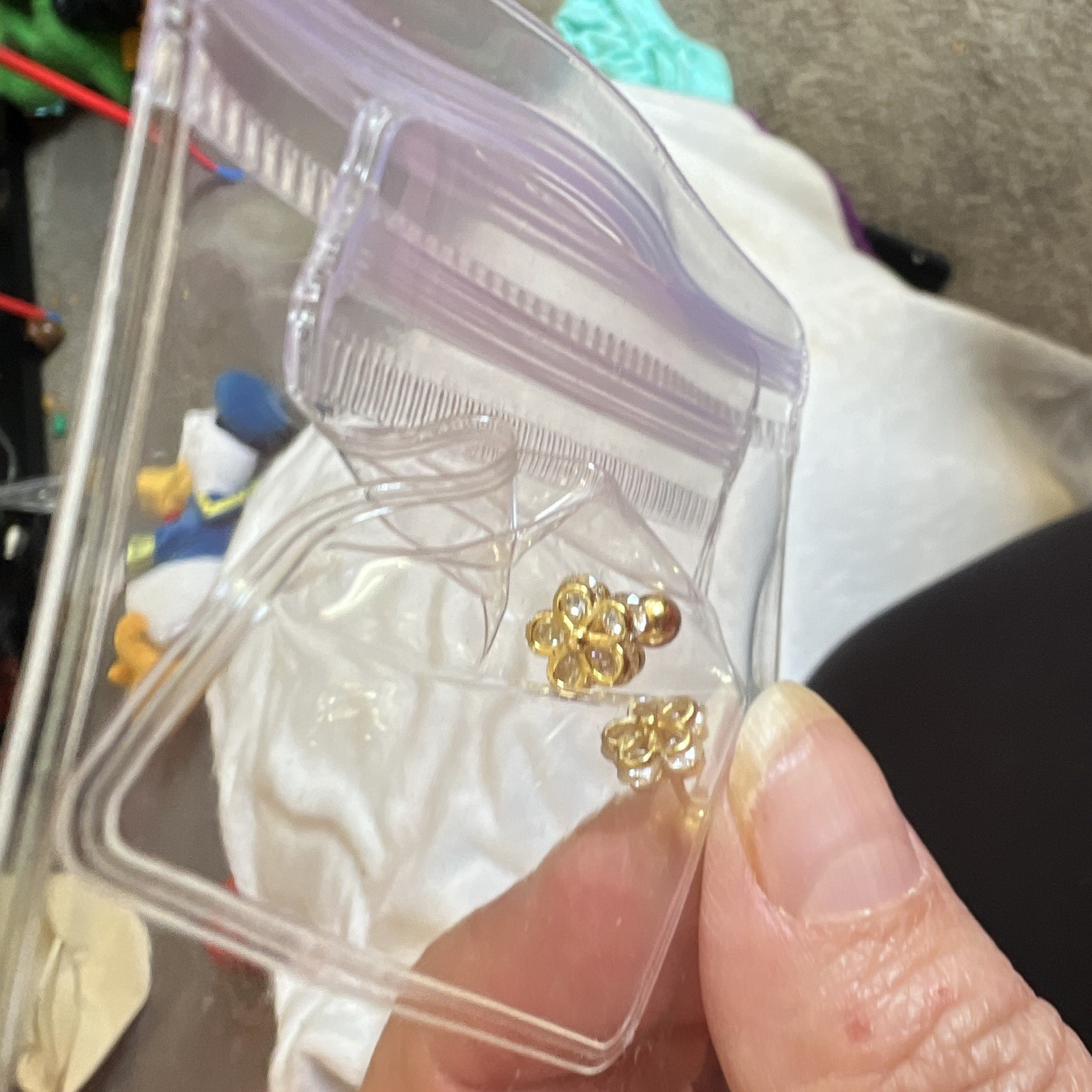 14K Yellow Gold Stud Earrings with Butterfly Back Closure, No Stone, Lobe