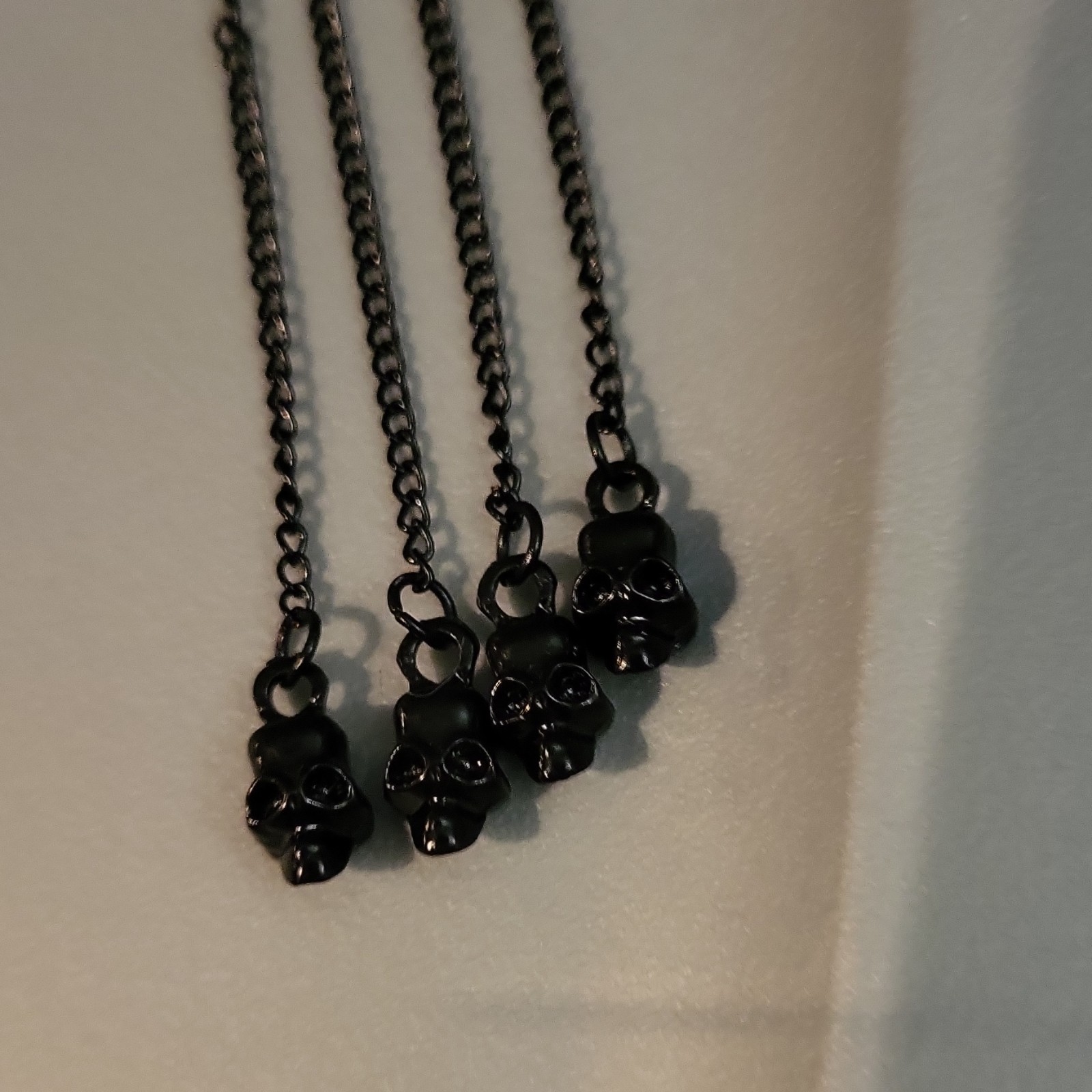 Black Metal Skull Chain Dangle Ear Cuff for Auricle, Unisex Adults