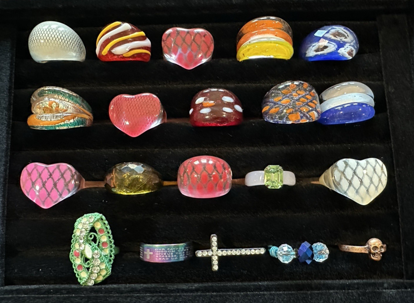 Lot #1: Mixed Sized Rings, 15 Glass style + 5 other types