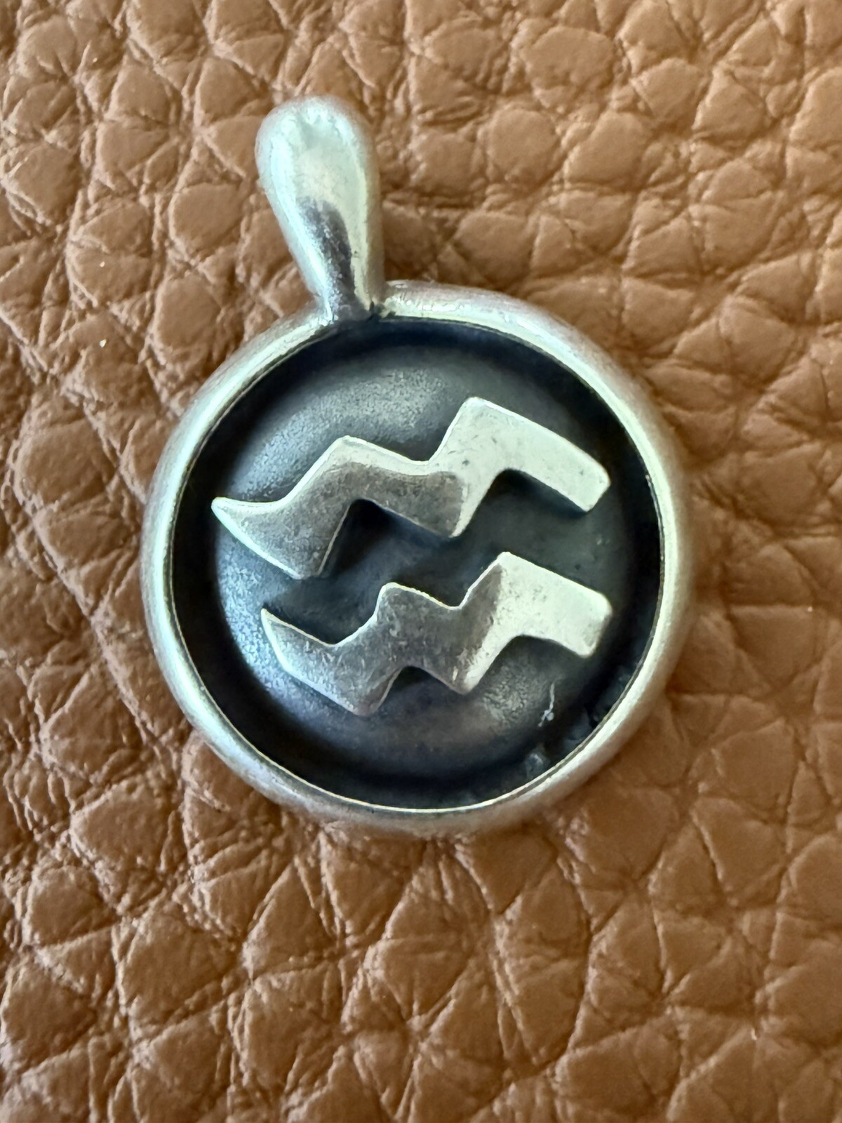 A Horoscope Aquarius Medallion Pendant In sterling silver New 0.75” Diameter 6g