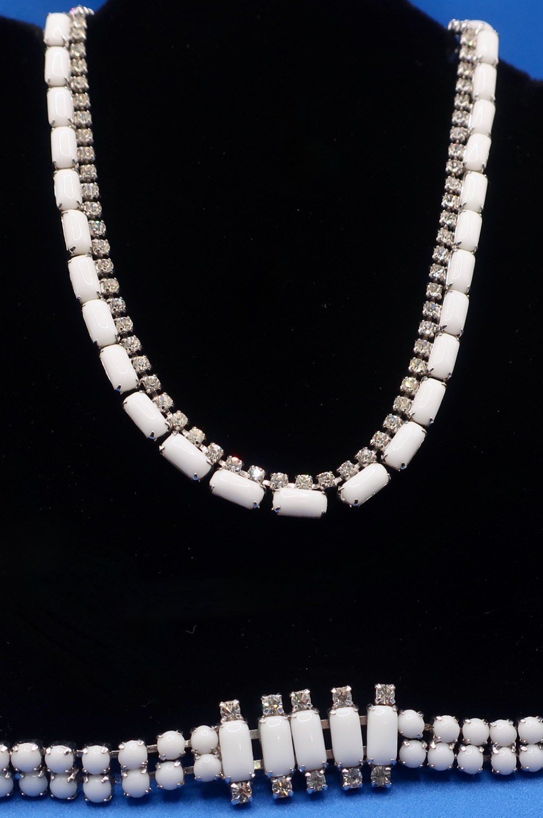 Vintage Milk Glass Clear Rhinestone Demi-Parure Set 15.5″ Necklace & 7″ Bracelet