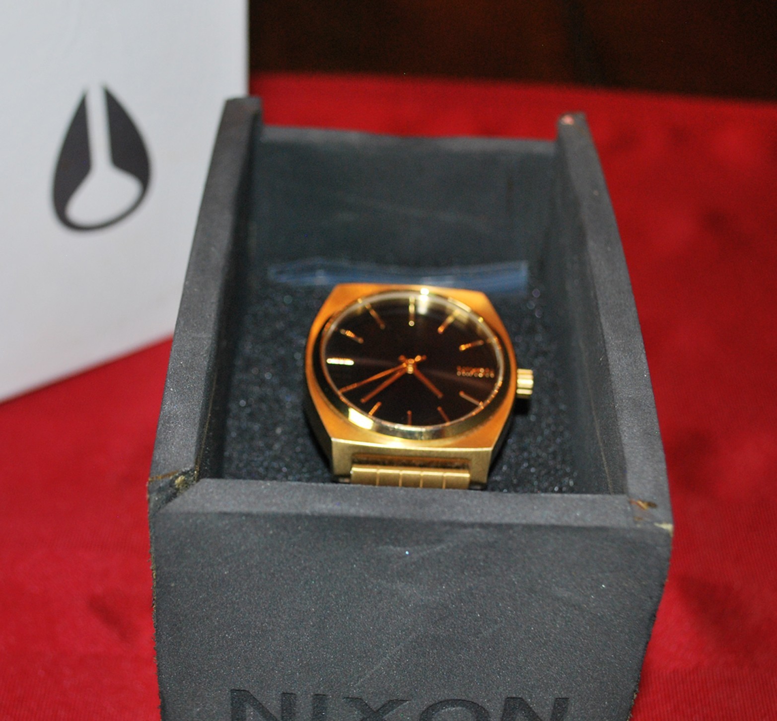 Nixon The Time Teller All Gold Stainless Steel Men’s Dress Watch in Gold/Black