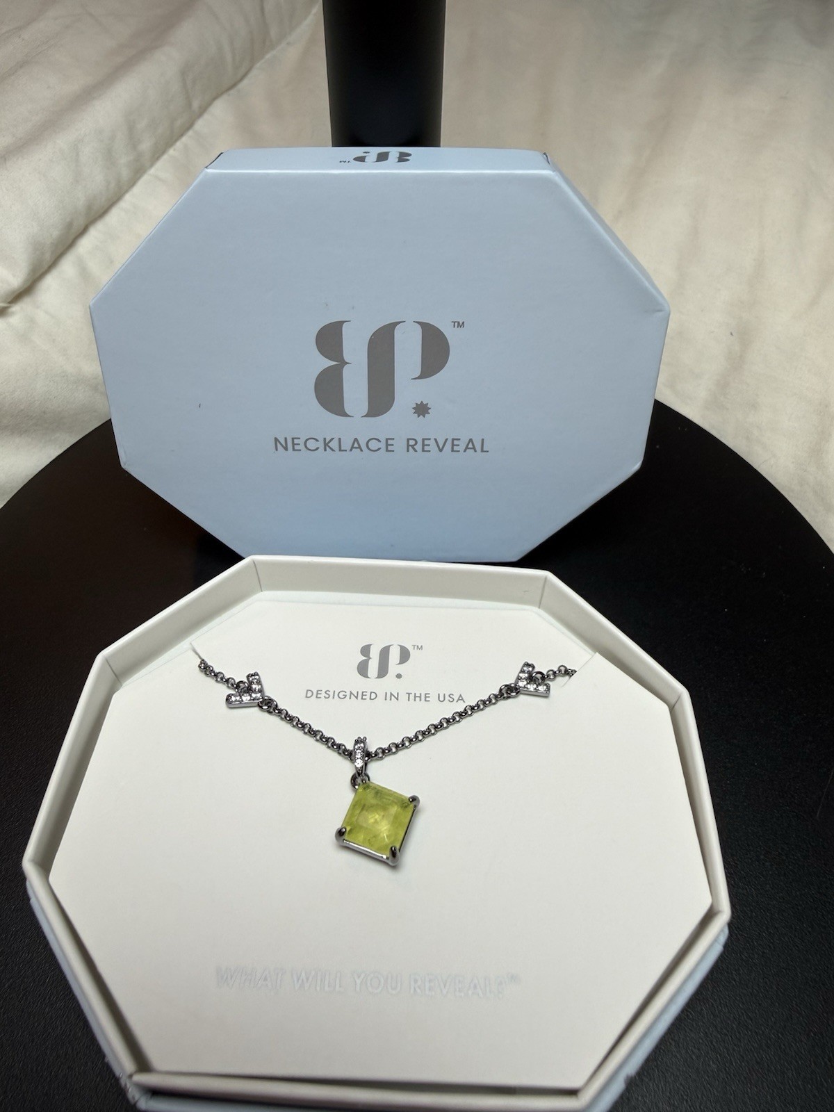 BP NK40660 Lab-Created Yellow Jade Square Pendant Quartz Hematite 18in Ext