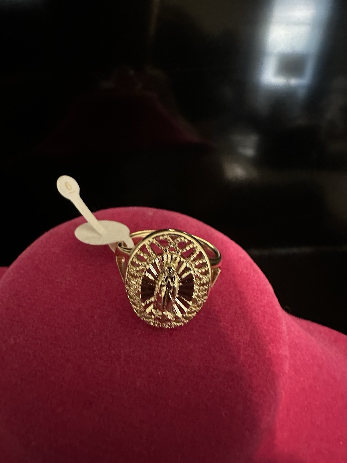 Gold plated Virgin Mary Oval Cocktail Ring Metal Size 7 No Stone