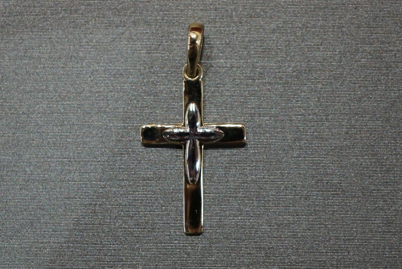 14K Solid Yellow Gold Two Tone Polished 0.9″ Small Crucifix Cross Charm Pendant.