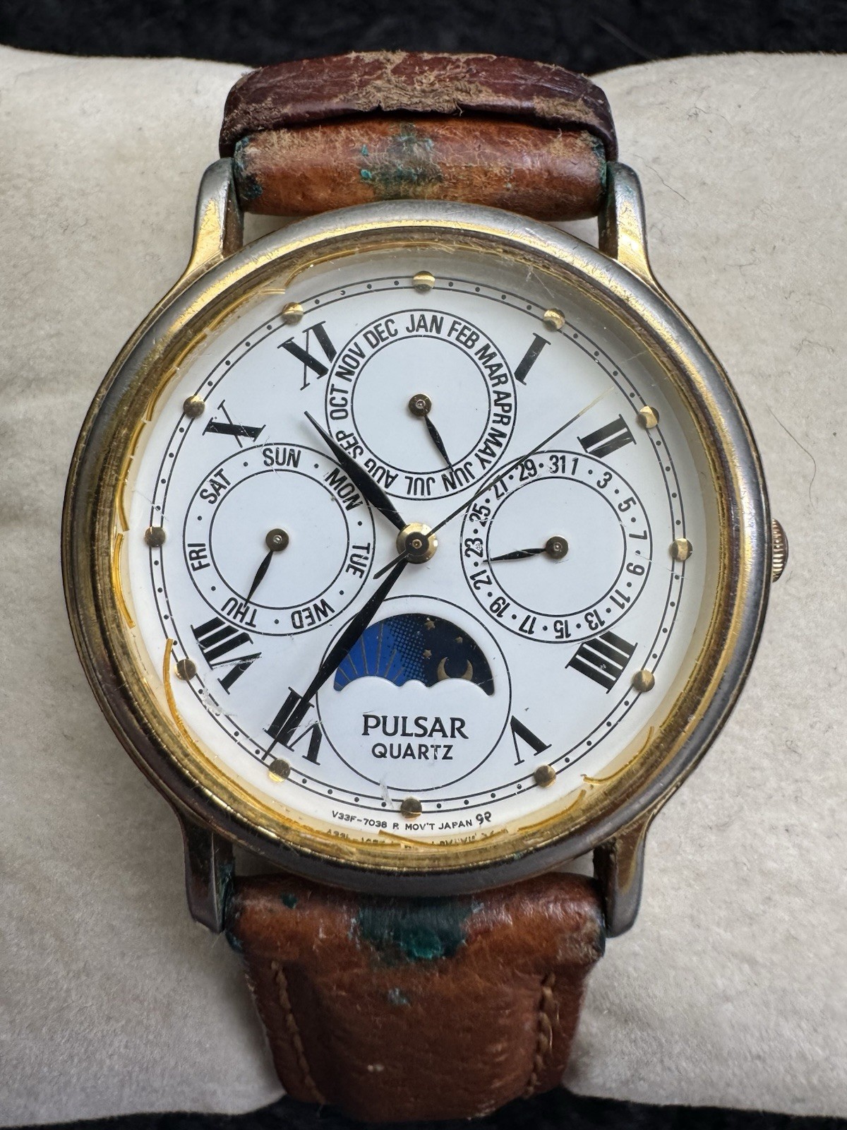 Vintage Pulsar Moon Phase Calendar Quartz Watch 34mm V33F-7020 New batt. Japan