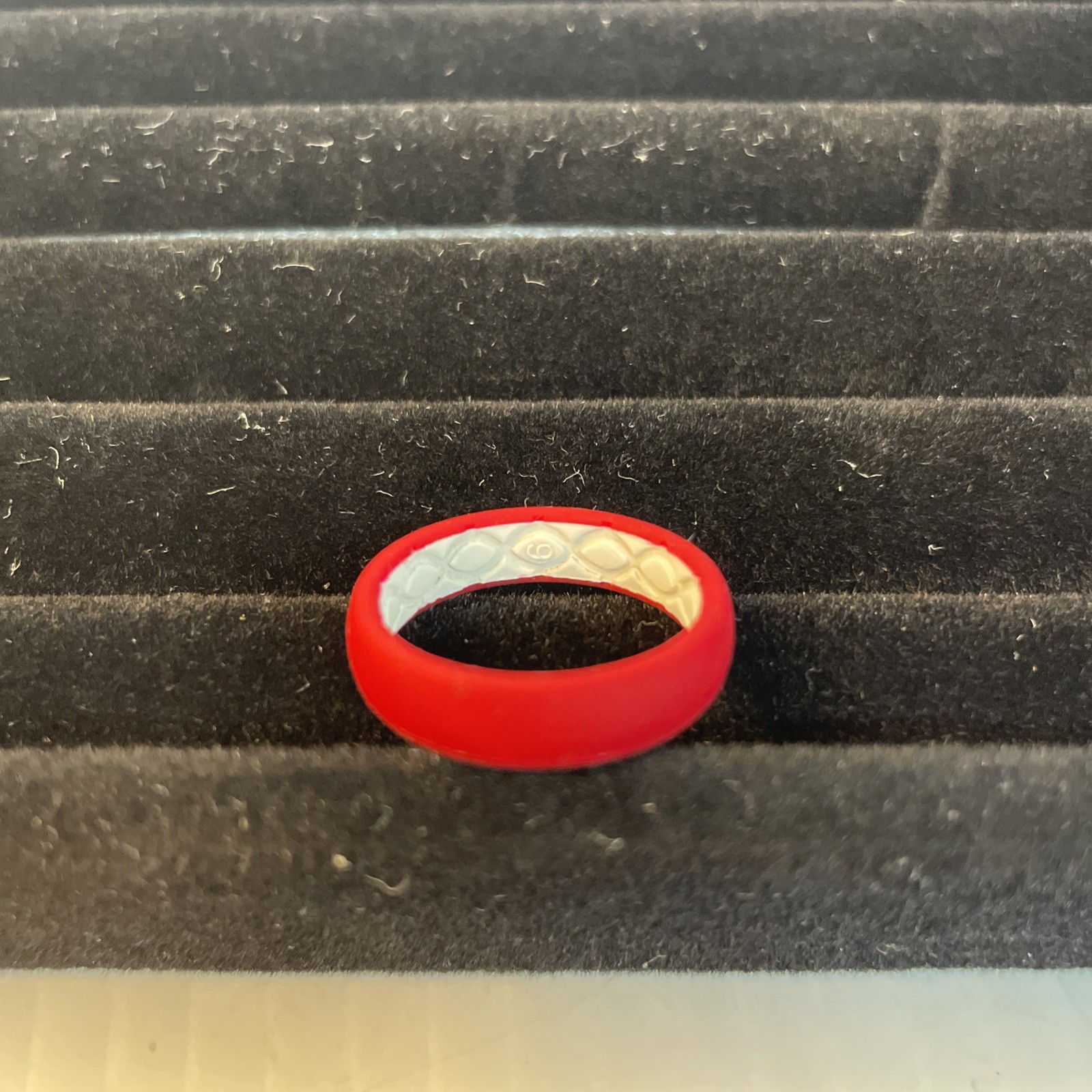 GROOVE LIFE RING SIZE 8 – SILICONE BAND RING – NEW With Box
