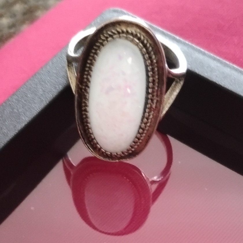 Silver Tone Cocktail Ring Size 7 Oval White Opal Bezel Set 1 Gemstone Metal