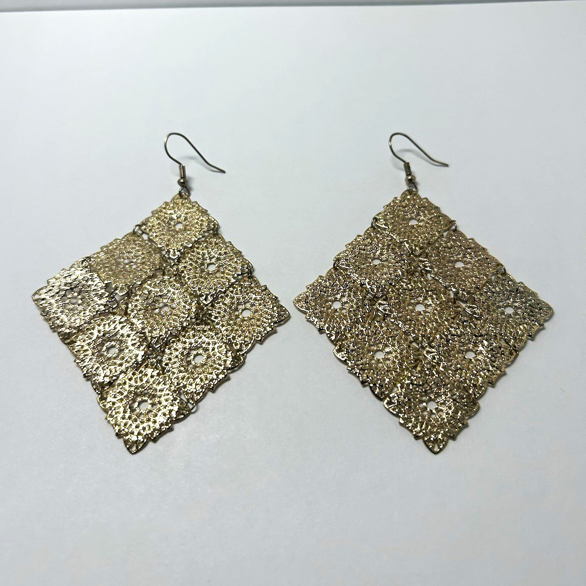Gold Tone Square Filigree Dangle/Drop Hook Earrings Metal Lobe No Stone