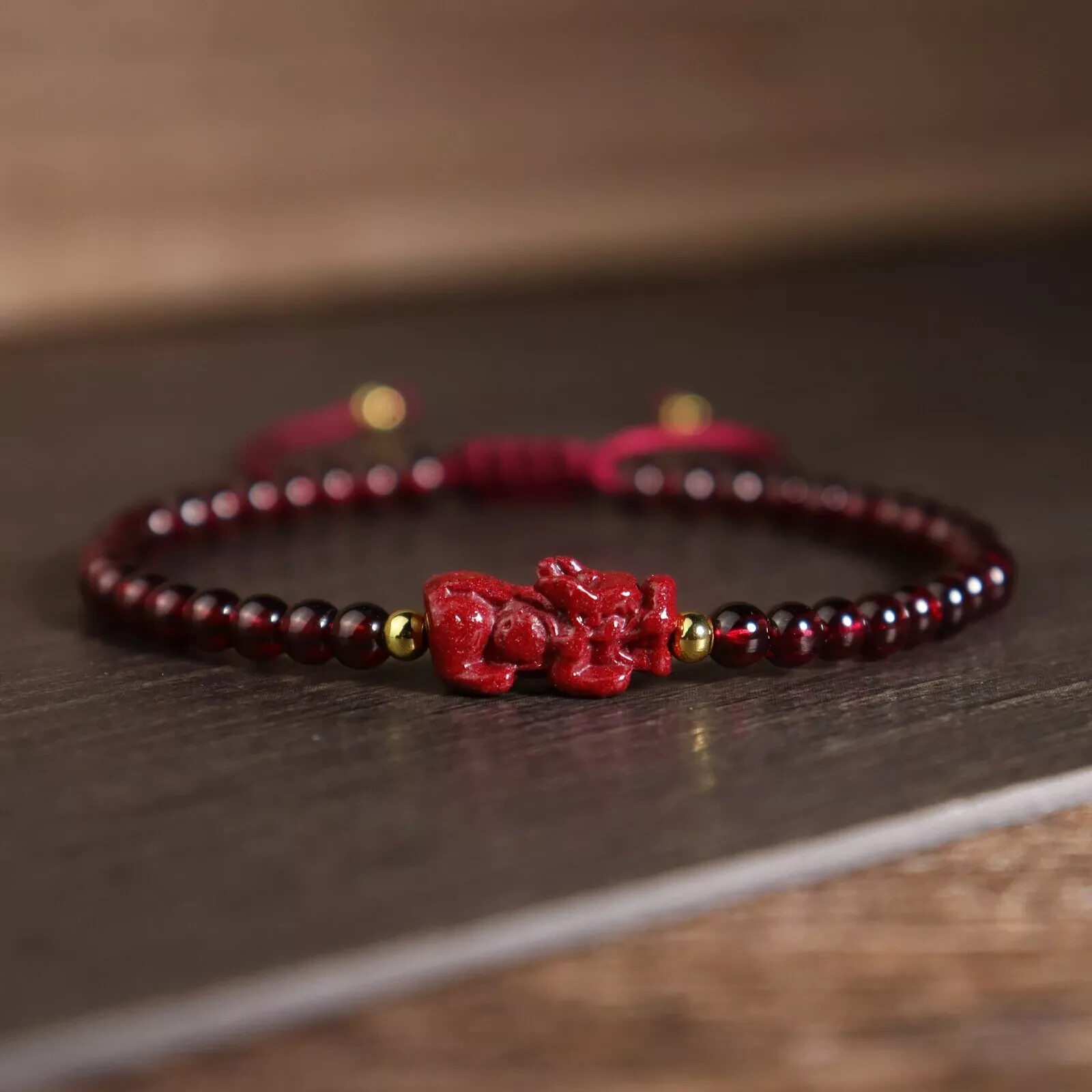 Natural Garnet Pixiu Crystal Gemstone Bead Bracelet for Good Luck Success Wealth
