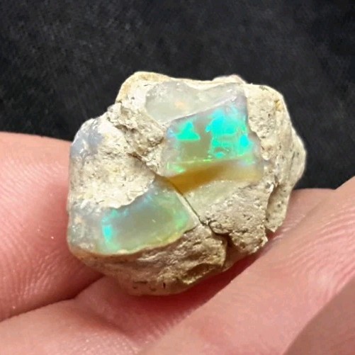 24x16x14mm ETHIOPIAN OPAL