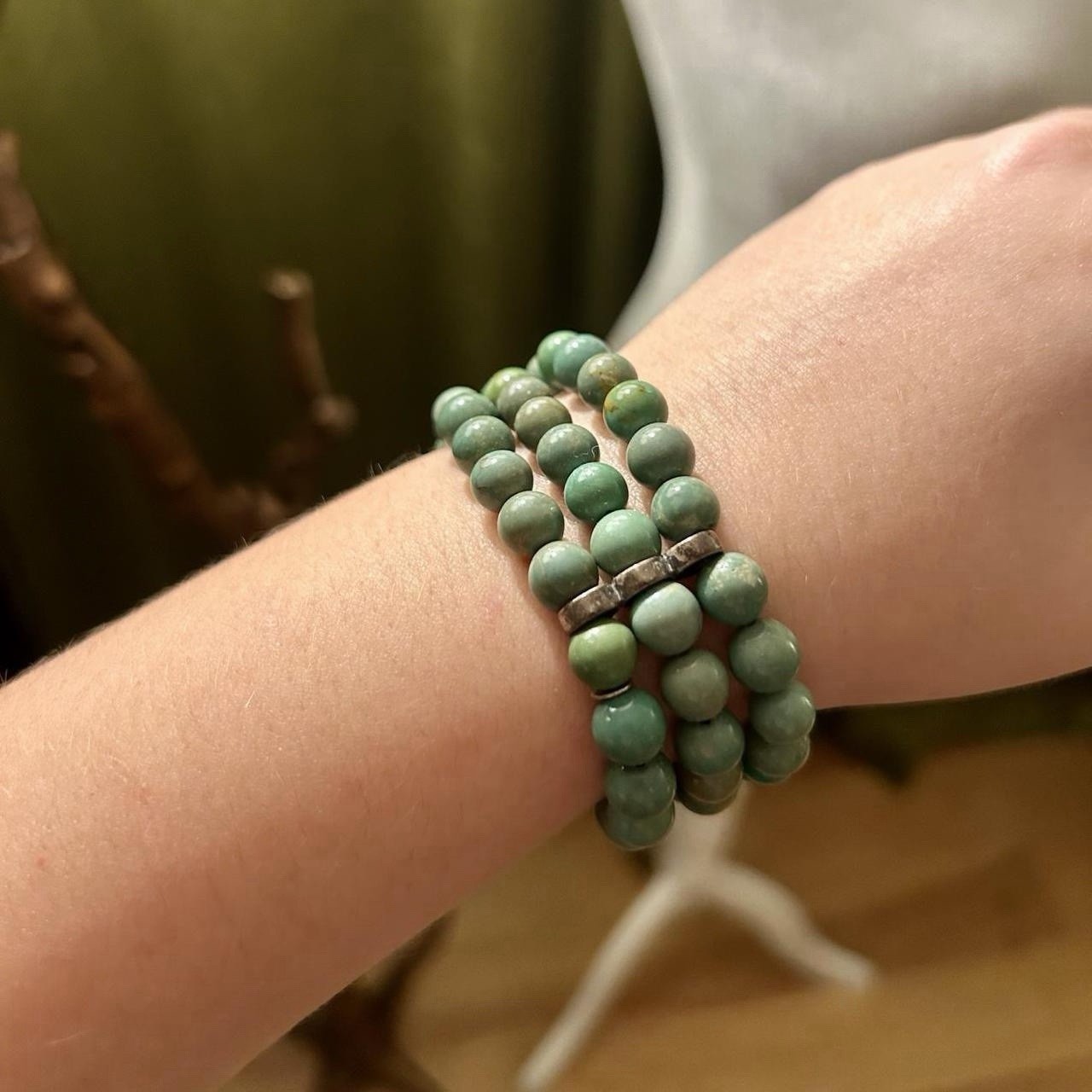 Green Turquoise Round Stone Bead Wrap Bracelet Multi-Strand Stretch Silver Tone