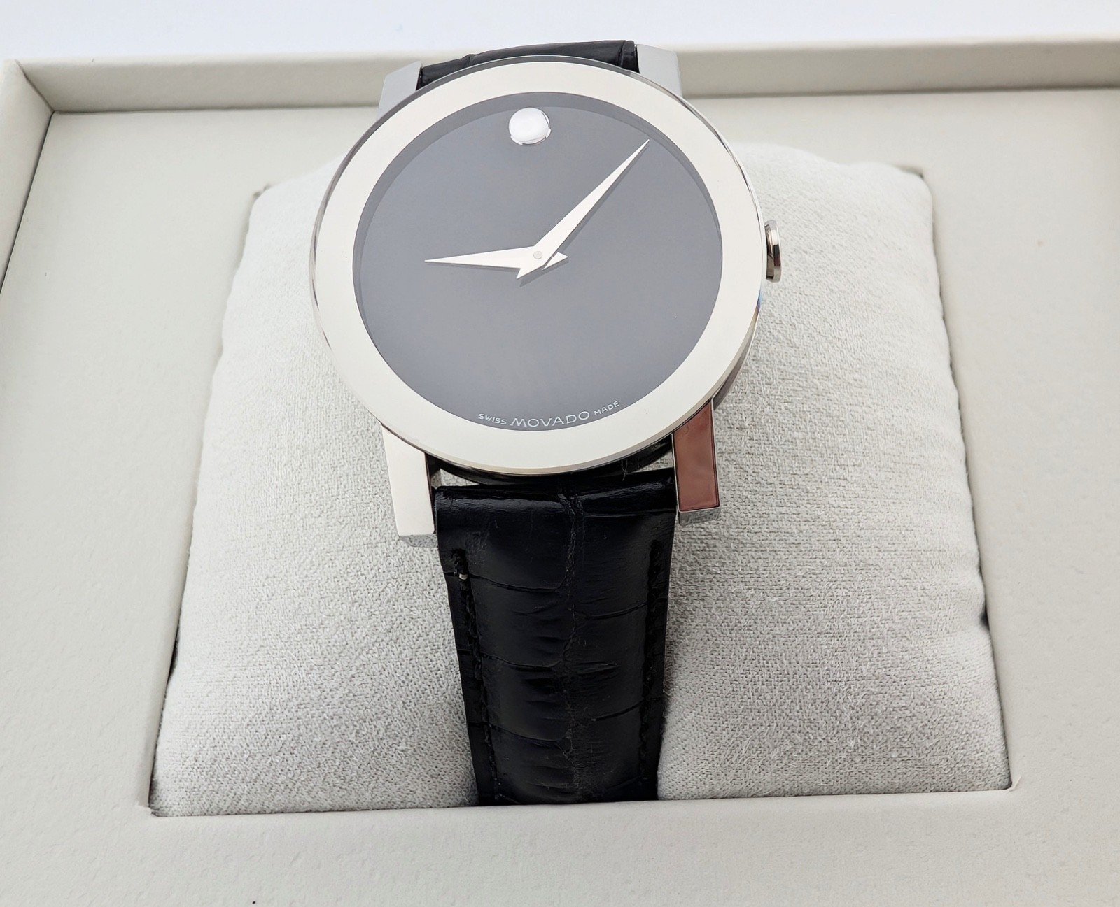 Movado Men’s (Unisex?) Sapphire Mirror Bezel/Black Dial; Model #84.G1.2896 ~Cool