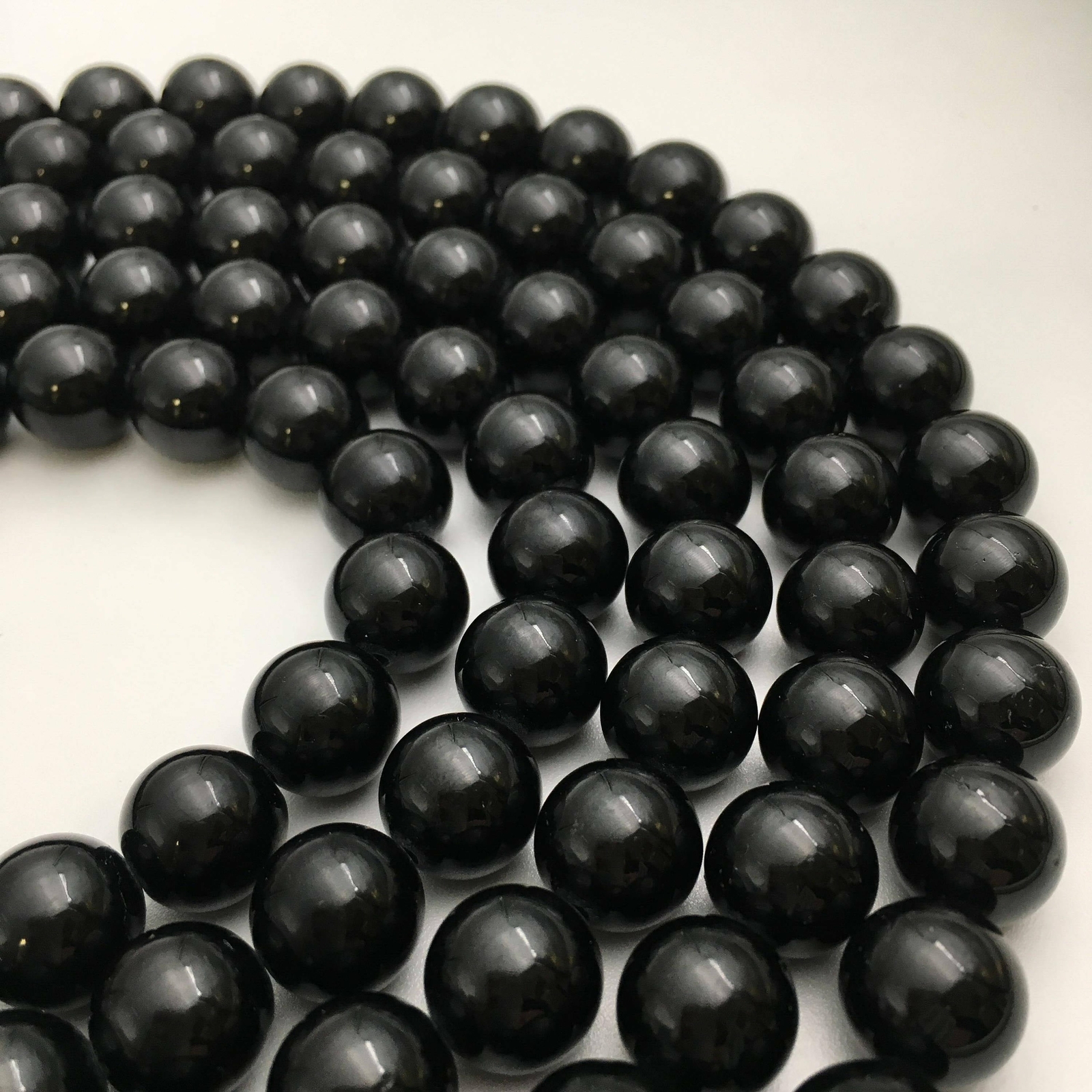 Natural Black Tourmaline Smooth Round Beads 4mm 6mm 8mm 10mm 12mm 14mm 15.5″Strd