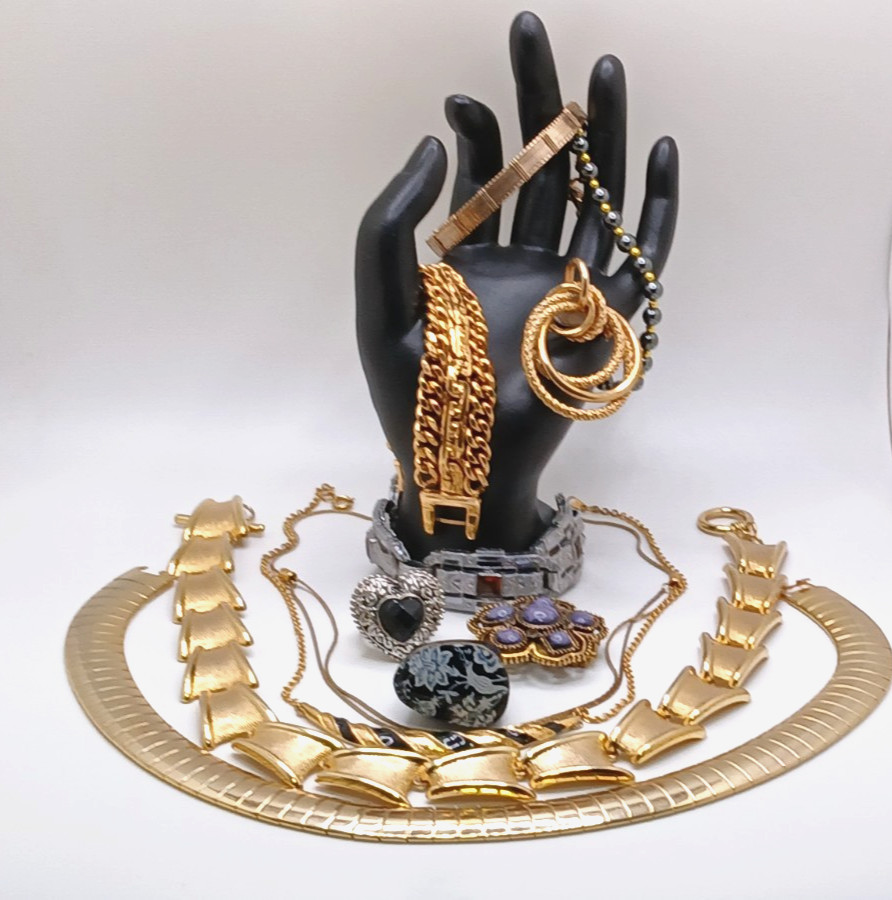 Vintage mixed material & metals necklace bracelet ring brooch lot