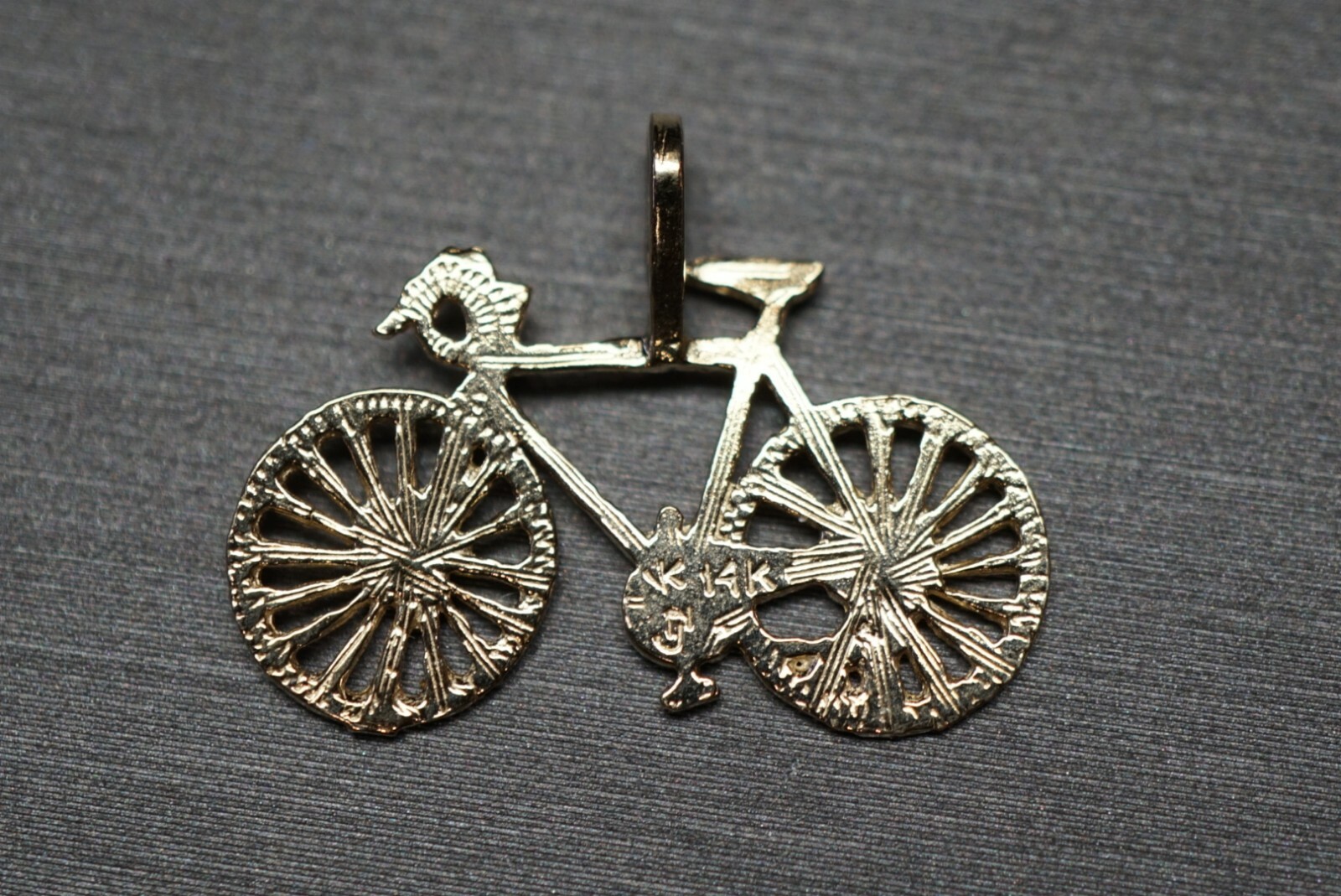 14K Solid Yellow Gold 0.6″ Diamond Cut Bicycle Charm Pendant.