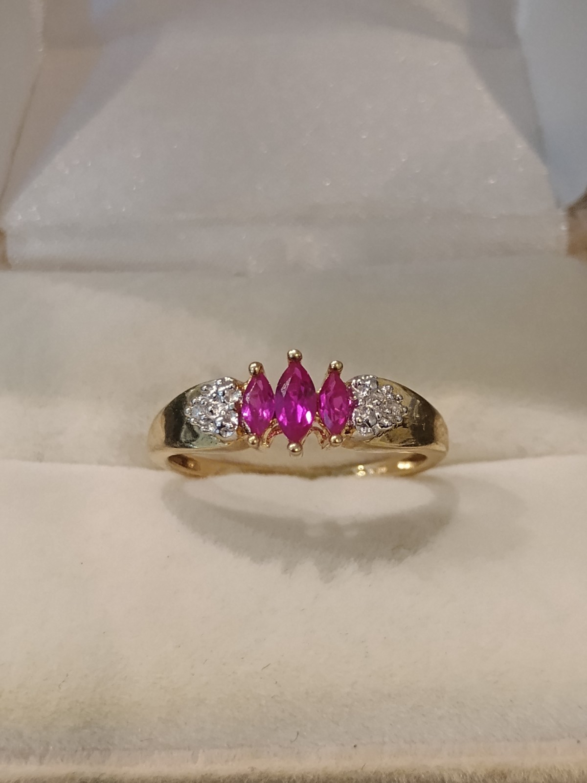 Vintage 10K Yellow Gold Marquise Ruby & Diamond Accent 1.72g Band Ring Size 7.25