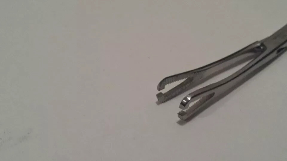 Body Piercing MINI Slotted 6″ Pennington Clamp Forceps Tongue Belly Nose