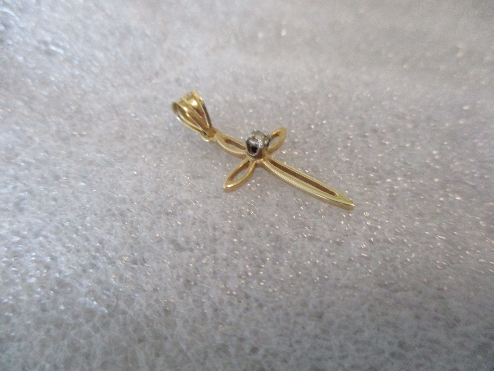 14K YELLOW GOLD MICHAEL ANTHONY DIAMOND CROSS PENDANT – 0.65g
