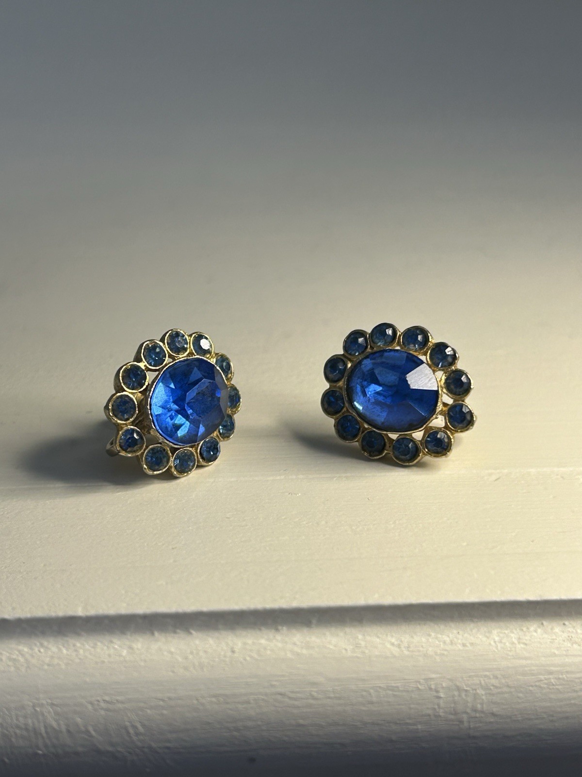 Vintage Coro Signed Blue Rhinestone Screw Back Earrings Mid Century Gold Tone