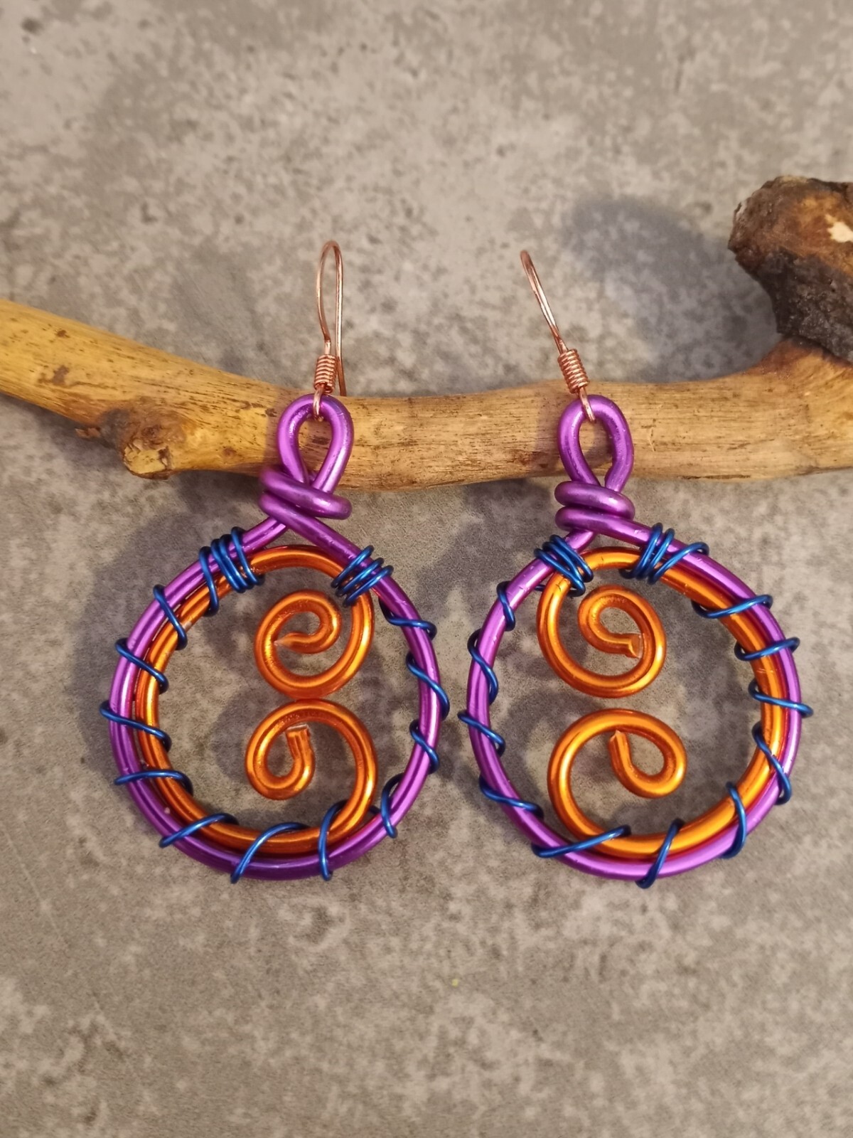UNIQUE S/M PURPLE ALUMINUM WIRE HOOP/AMBER DBL COIL/DK BLUE WIRE WRAP EARRINGS