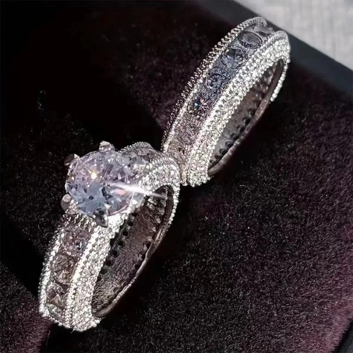 Couple fashion ring, high-end geometric design, inlaid with shiny zircon