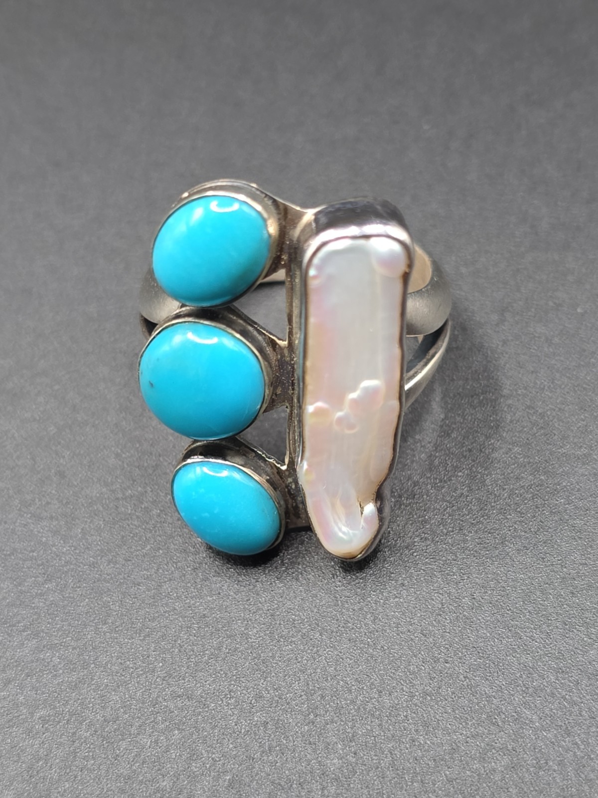 🔥VTG Native American Style Sterling Sliver Turquoise And Mother Of Pearl Ring