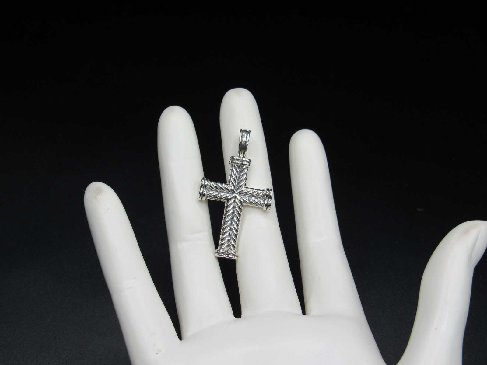 DAVID YURMAN CROSS CHEVRON PENDANT