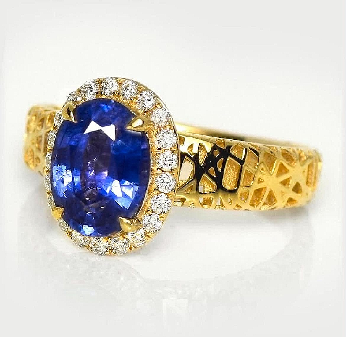 2.24 ct Natural Blue Sapphire & Diamond Ring in 14k Yellow