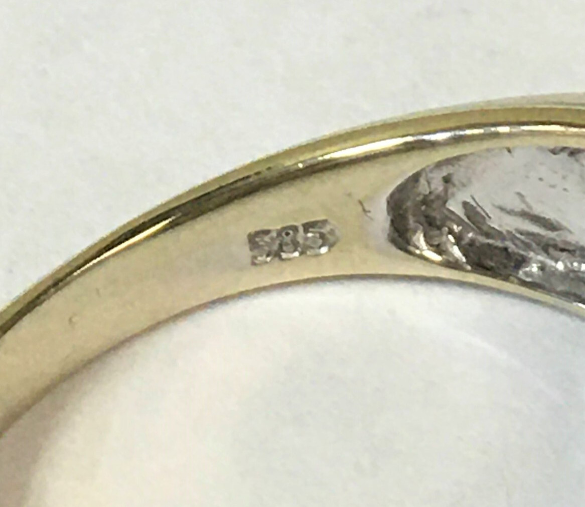 14k White Gold Ring with Blue Topaz and 0.16ctw Diamonds (Size 6.75) 5.3 gram