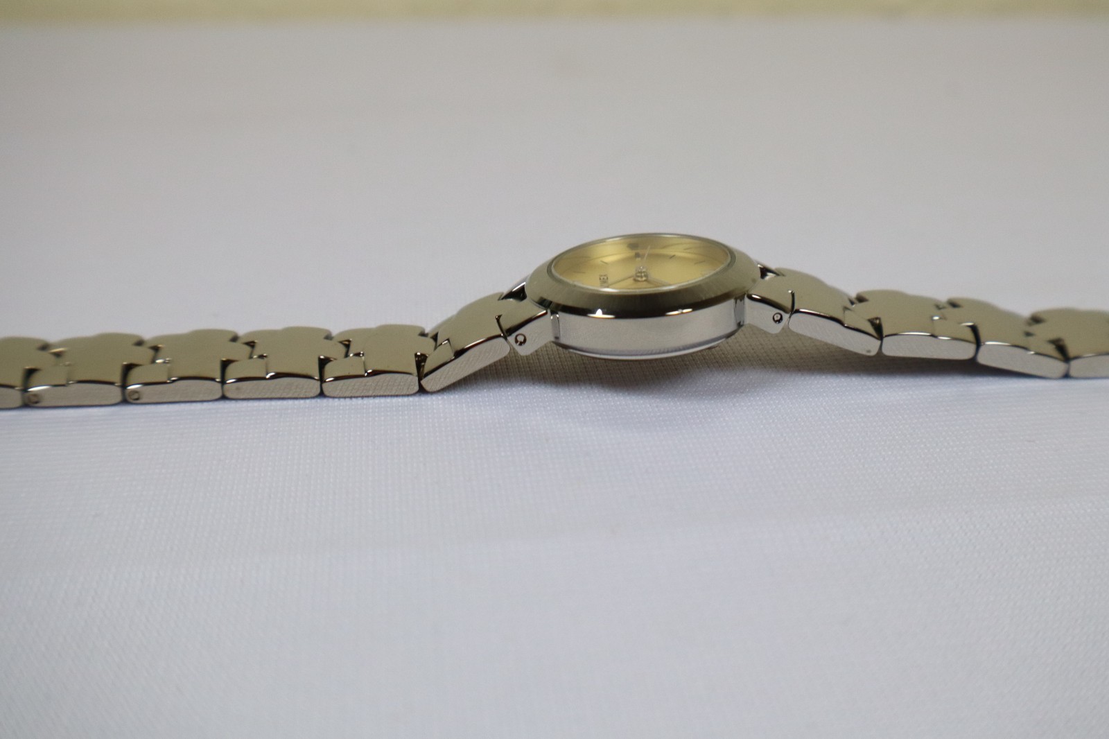 Timex Watch NIB Silver Tone Bracelet Band Needs New Battery ONE YEAR WARRANTY