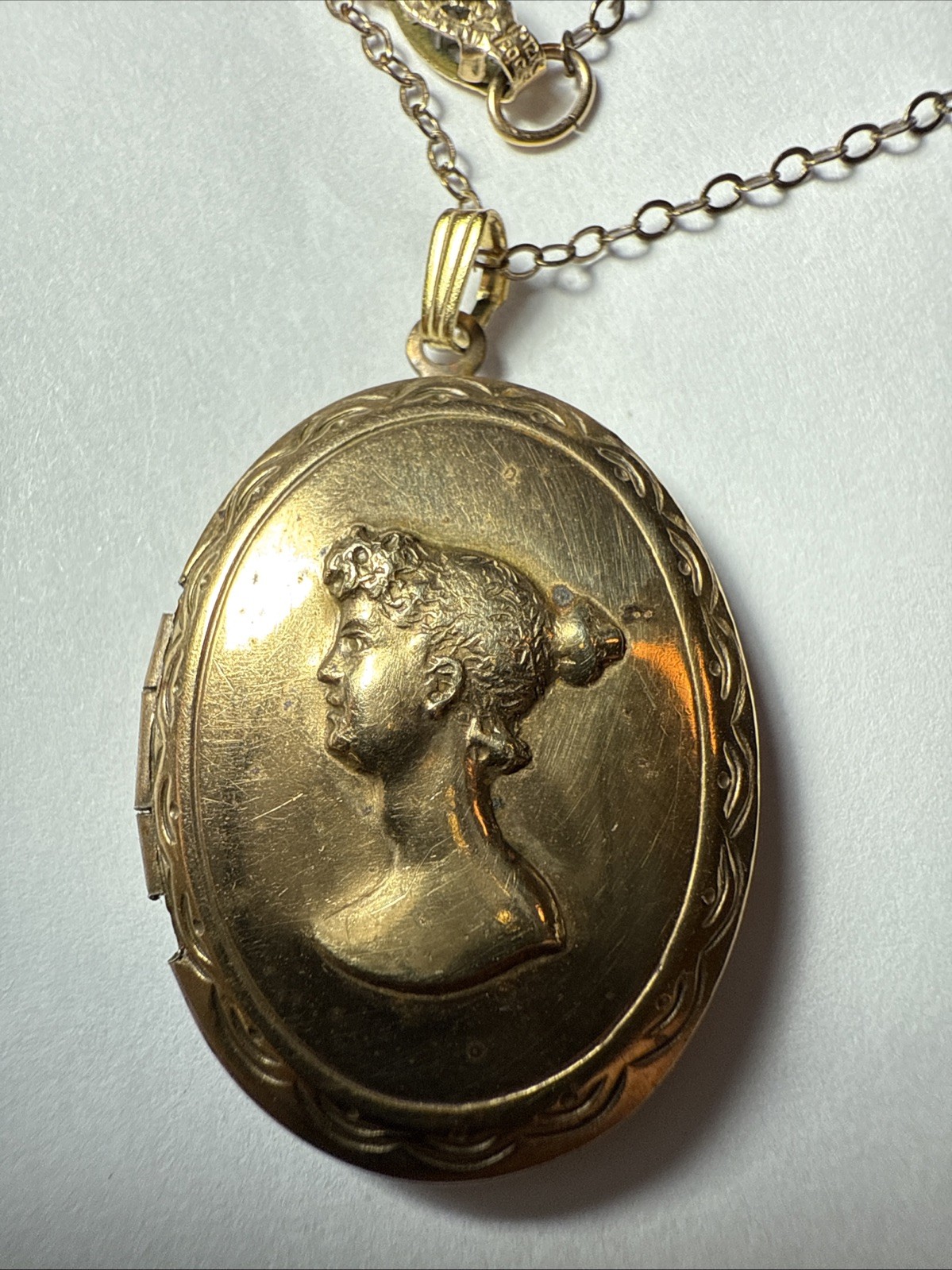 Necklace Pretty Locket Gold Filled ? Victorian Pretty Lady 100 Years Left Facing