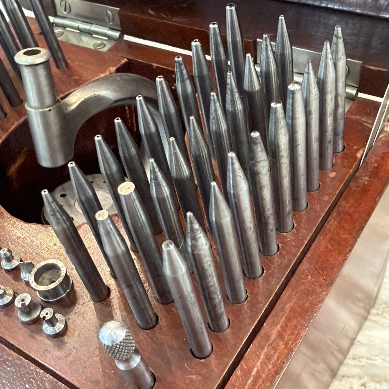 K & D Staking Set – 600 Series – 60 Stakes – 18 Stumps (See List In Description)