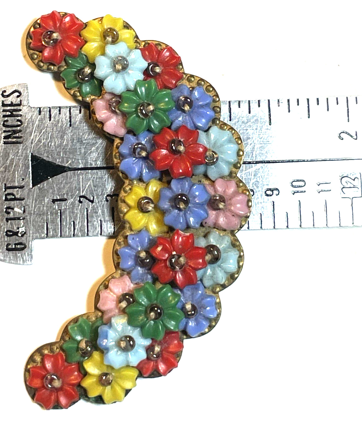 VTG UNSIGNED-MIRIAM HASKELL 2-3/8” WIDE HAND STRUNG LAYERED DECO FLOWER BROOCH