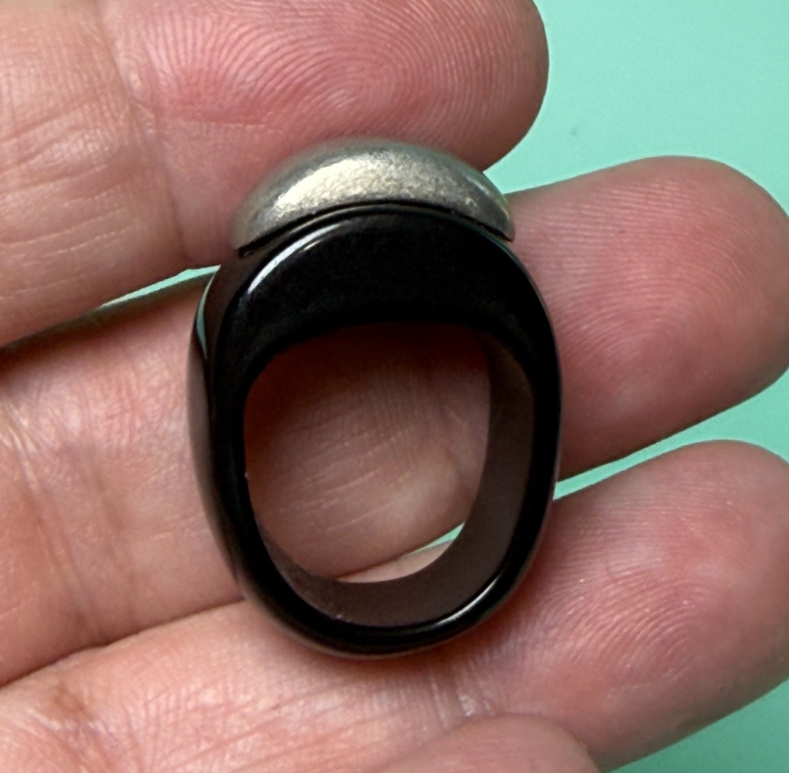 1990s Designer Signed Pitaniello Boston Black Lucite Pewter Ring Sz 5 Modernist