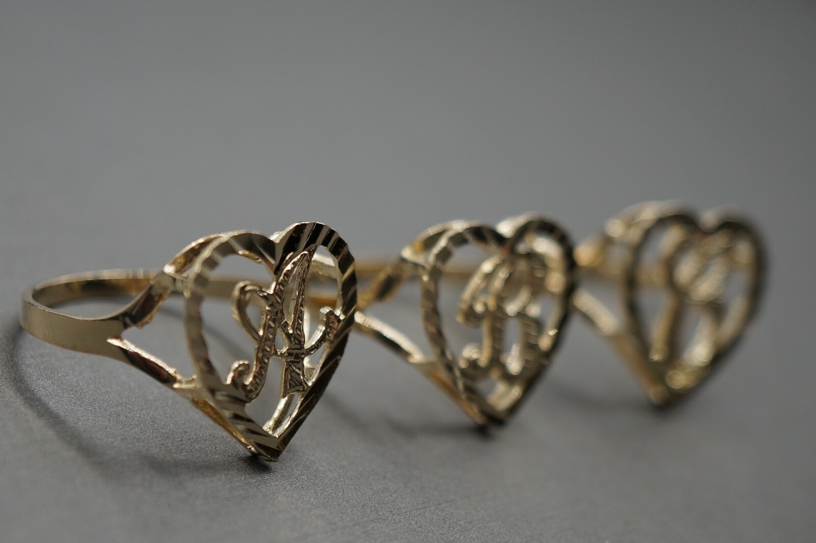 10K Solid Yellow Gold Diamond Cut Heart Initial Letter Alphabet Ring. Size 7.25