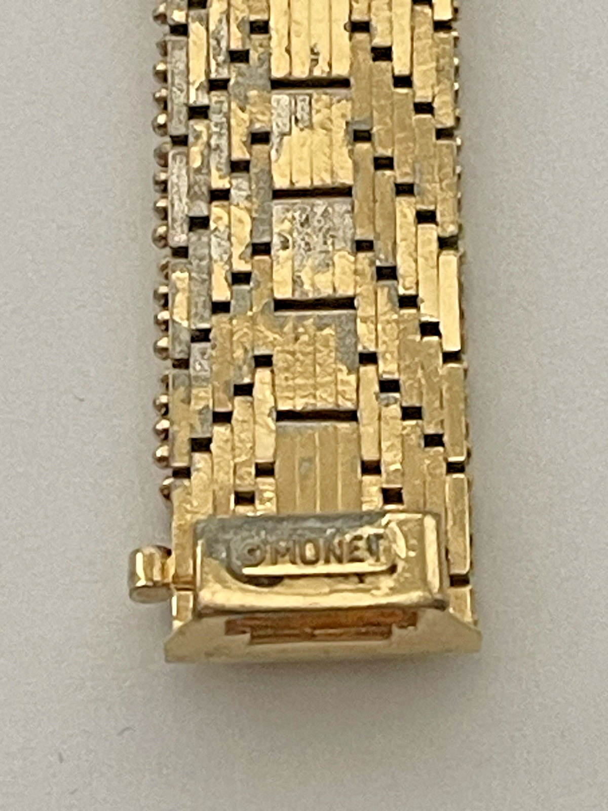Vtg Monet Gold Tone Thick Mesh Link Bracelet 7″ long & 5/8″ wide w/Safety Latch