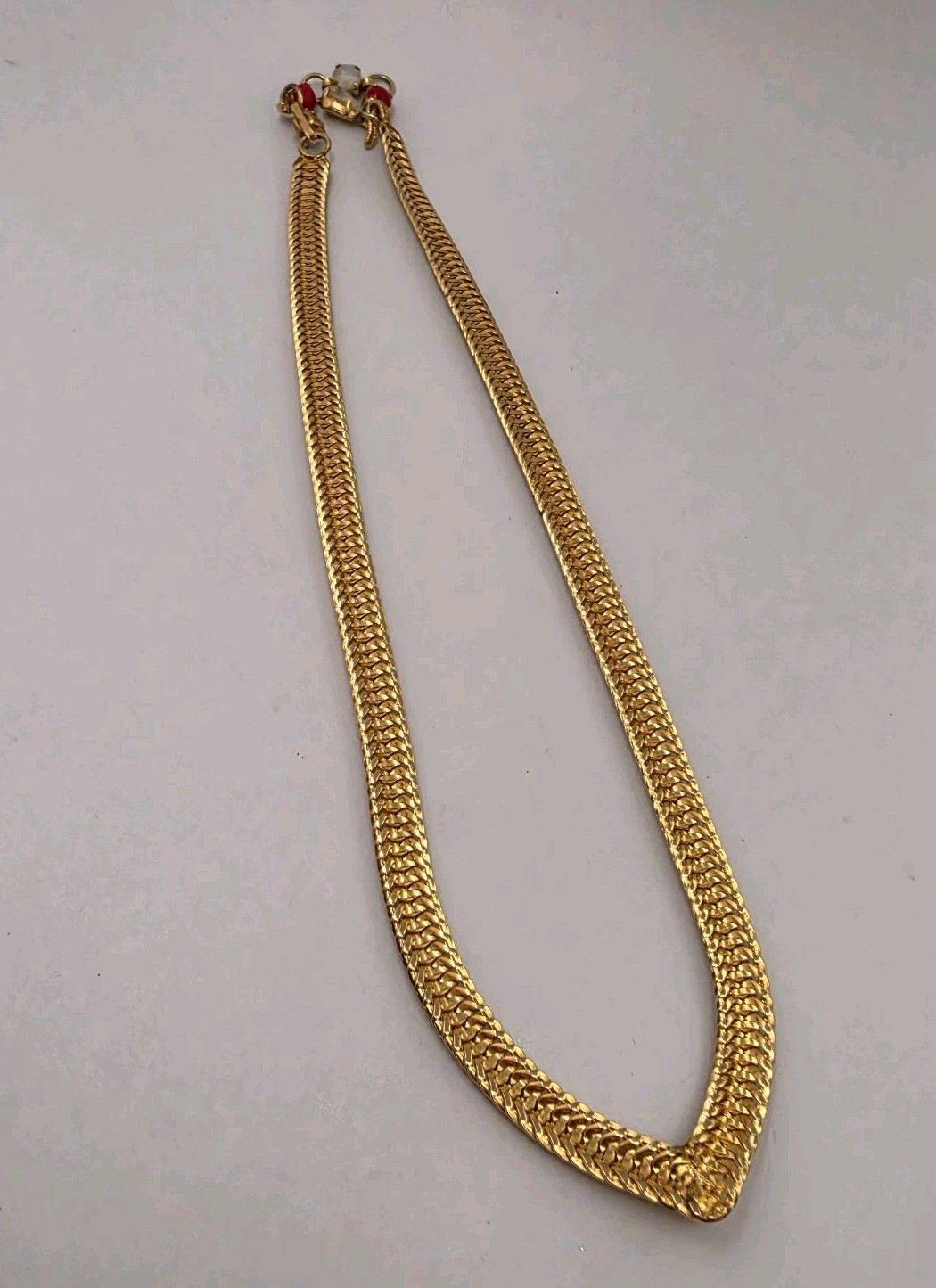 Vtg V Neck Chevron Thick Semi Rigid Chain Necklace Gold Tone 17″ READ 7.8mm