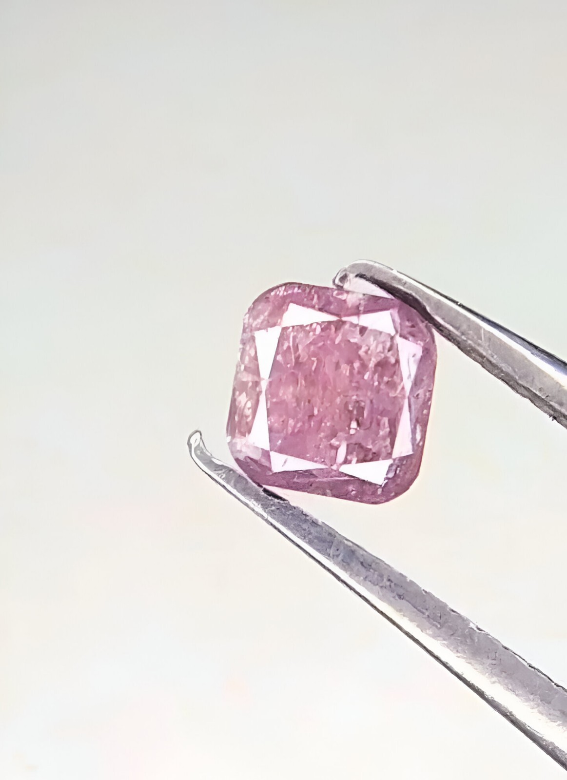 0.21ct AUSTRALIAN FANCY VIVID PURPLISH PINK DIAMOND Radiant Shape Strong Pink