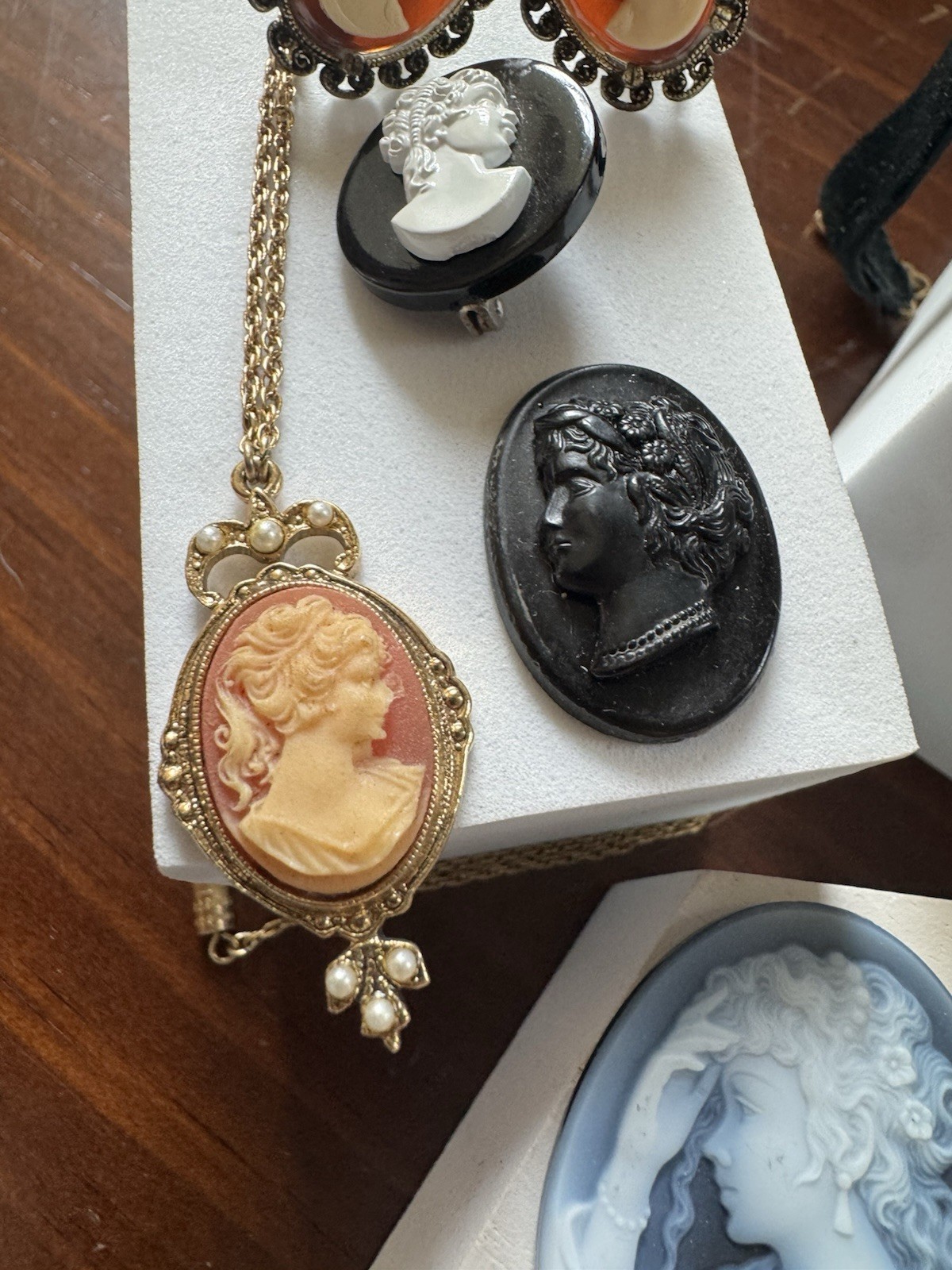 Vtg To Now Costume Jewelry Lot Cameos 21 Pieces Some Signed Carved Shell Germany