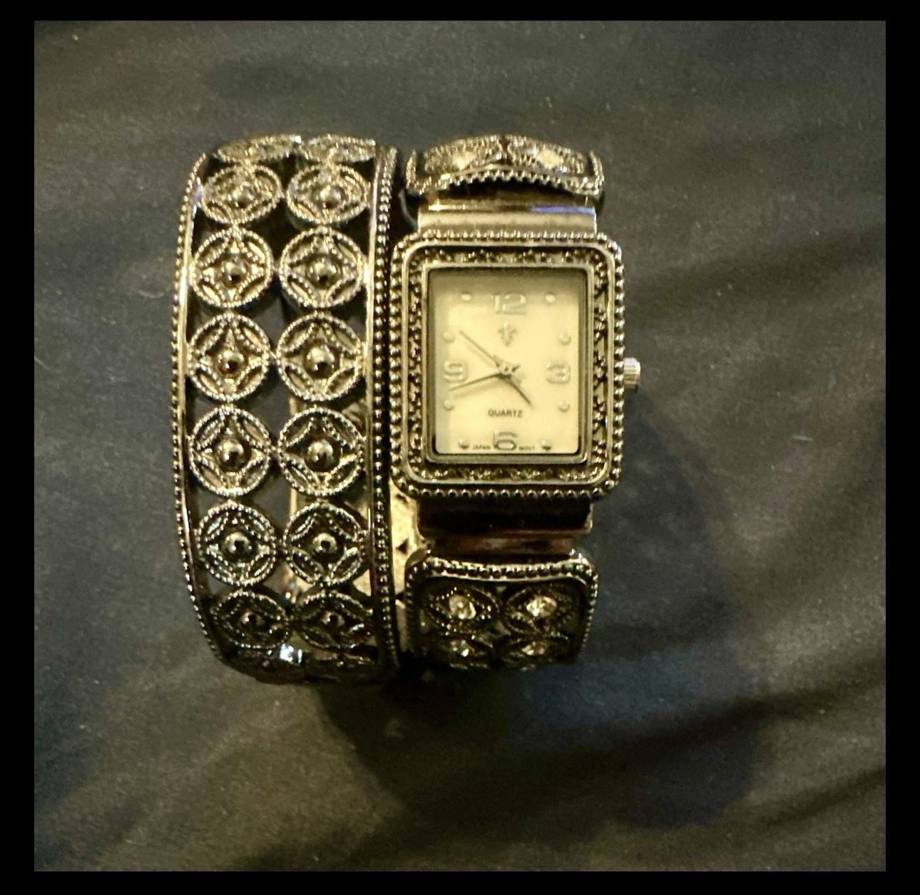 Women’s Quartz Rectangle Analog Wristwatch Silver Dial Black/Silver Bracelet