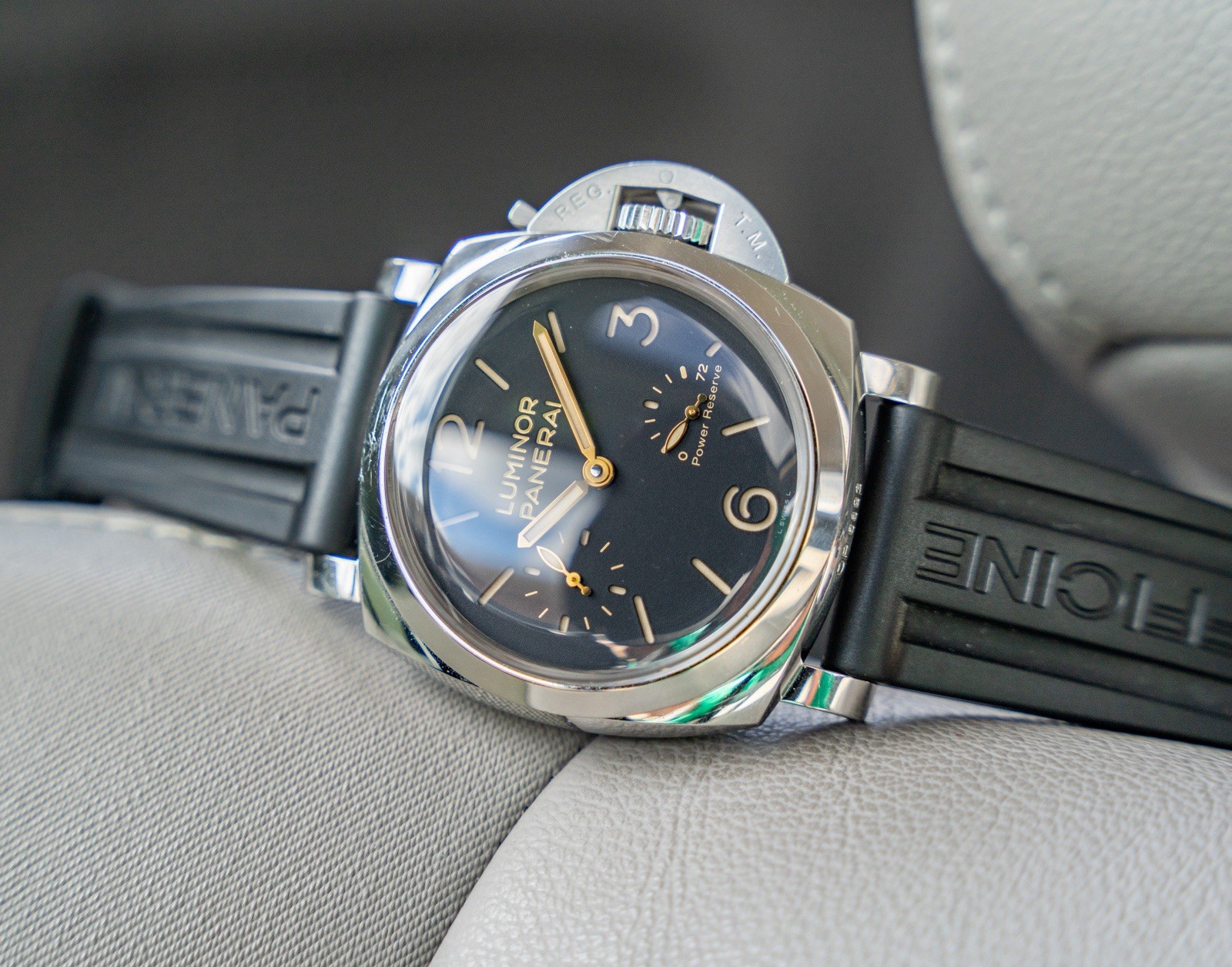 Panerai Luminor Black Unisex Adults Watch – PAM00423