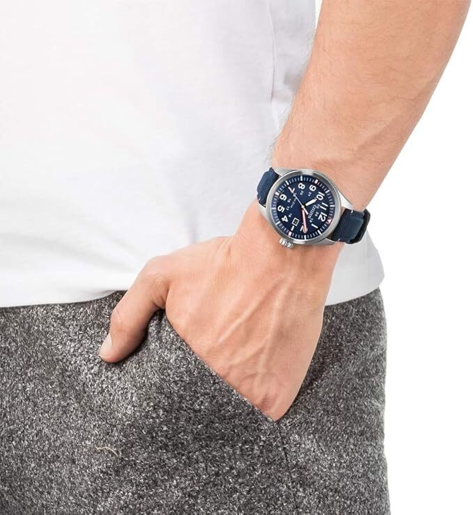 Includes Box CITIZEN Eco Drive Solar AW5000 16L Military Men’s Watch Navy Blue P