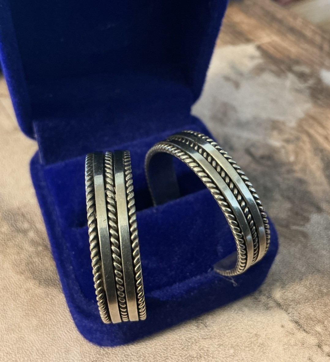VINTAGE TOM HAWK STERLING SILVER THICK HOOP EARRINGS 18 GRAMS