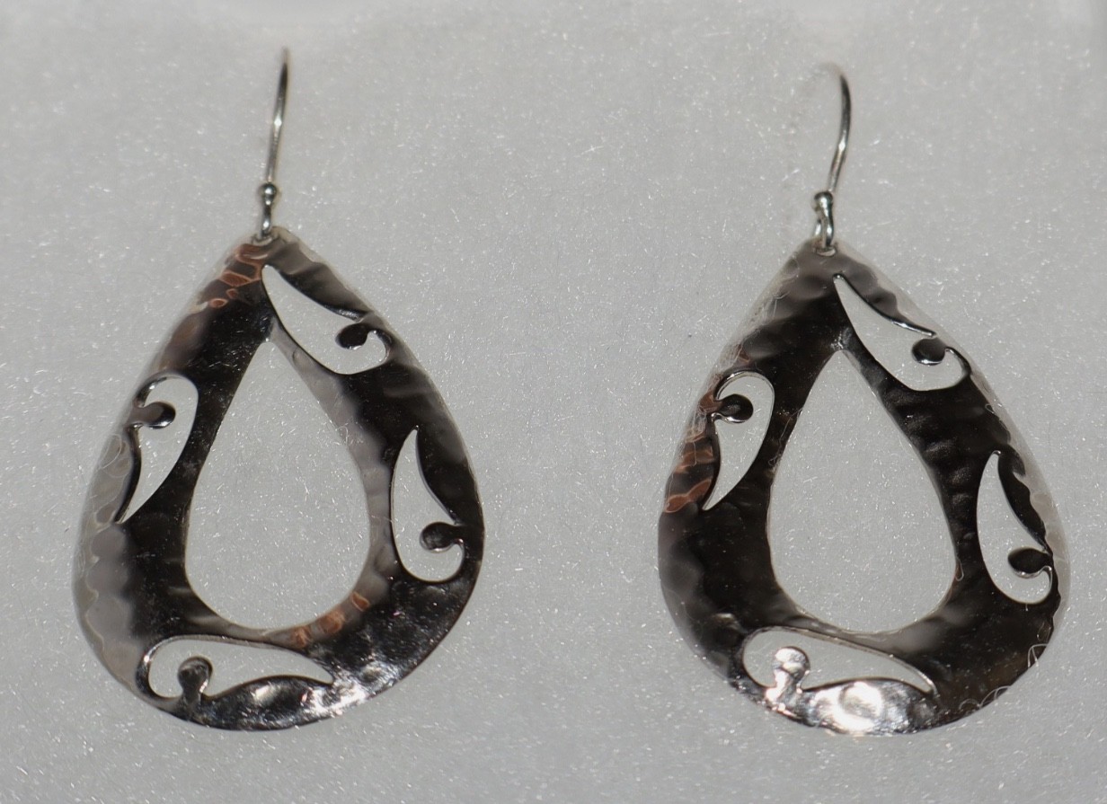Silpada Sterling Silver Hammered Large Cut Out Teardrop Dangle Earrings W1910