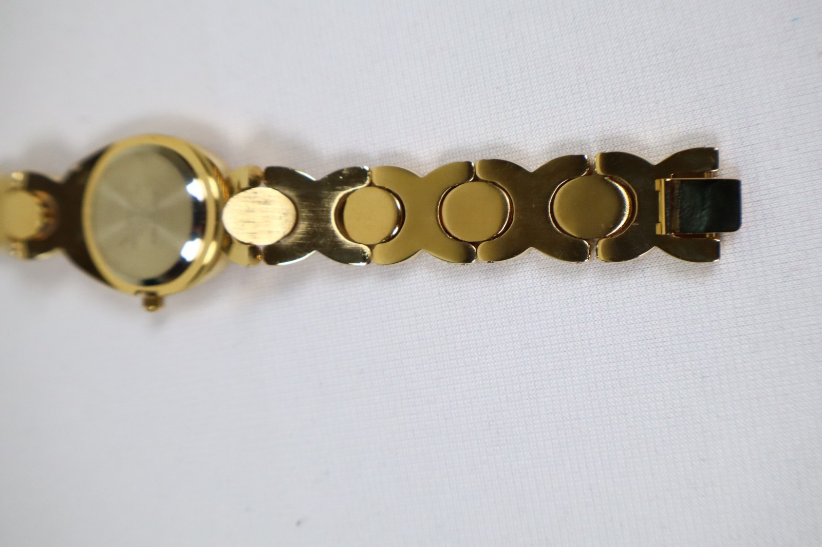 Sutton Quartz Watch Gold Tone Oval Face NIB Needs New Battery ONE YEAR WARRANTY