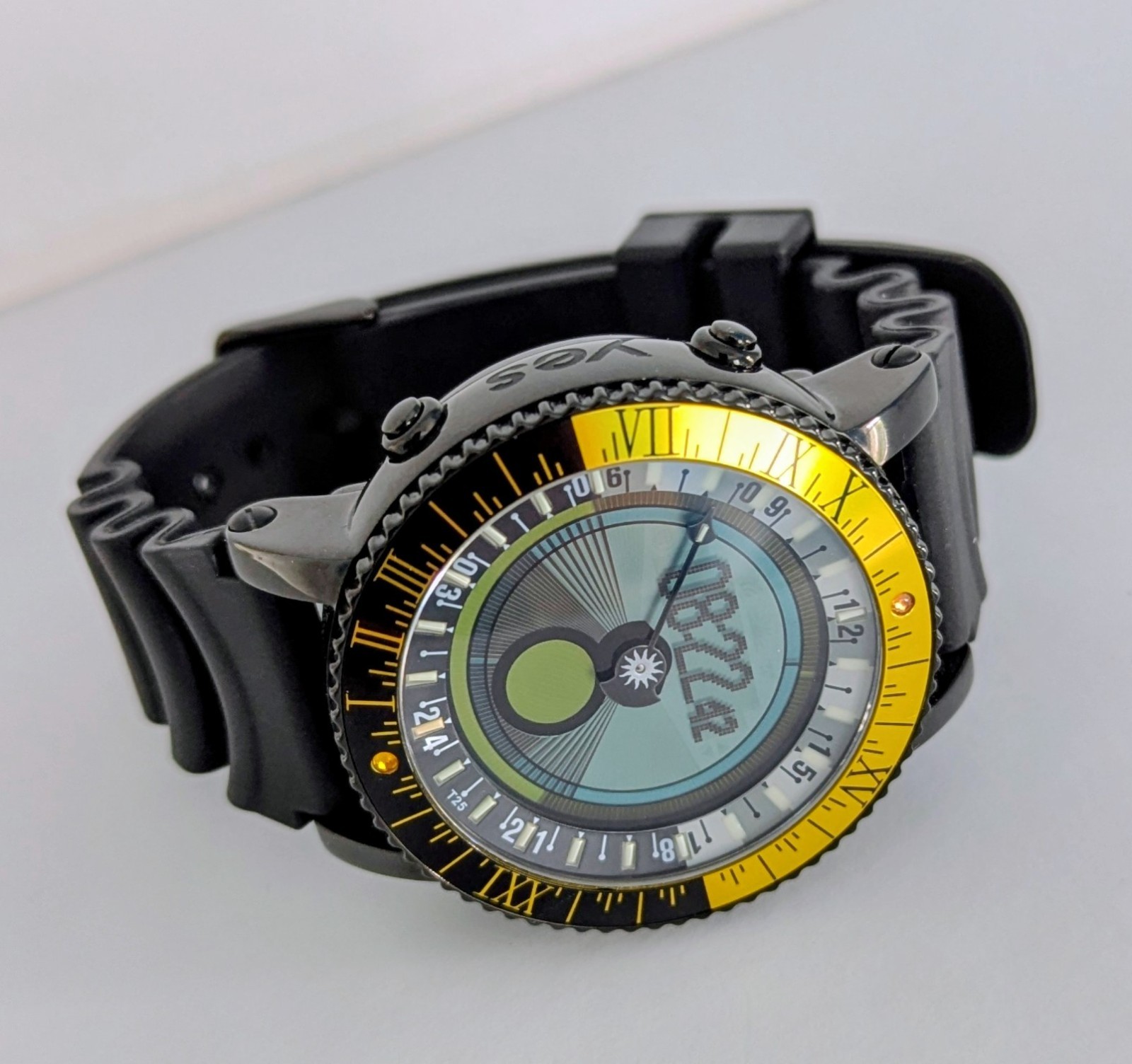 Yes Astronomical V7 WorldWatch Model #7B-KB-PS Titanium in Black